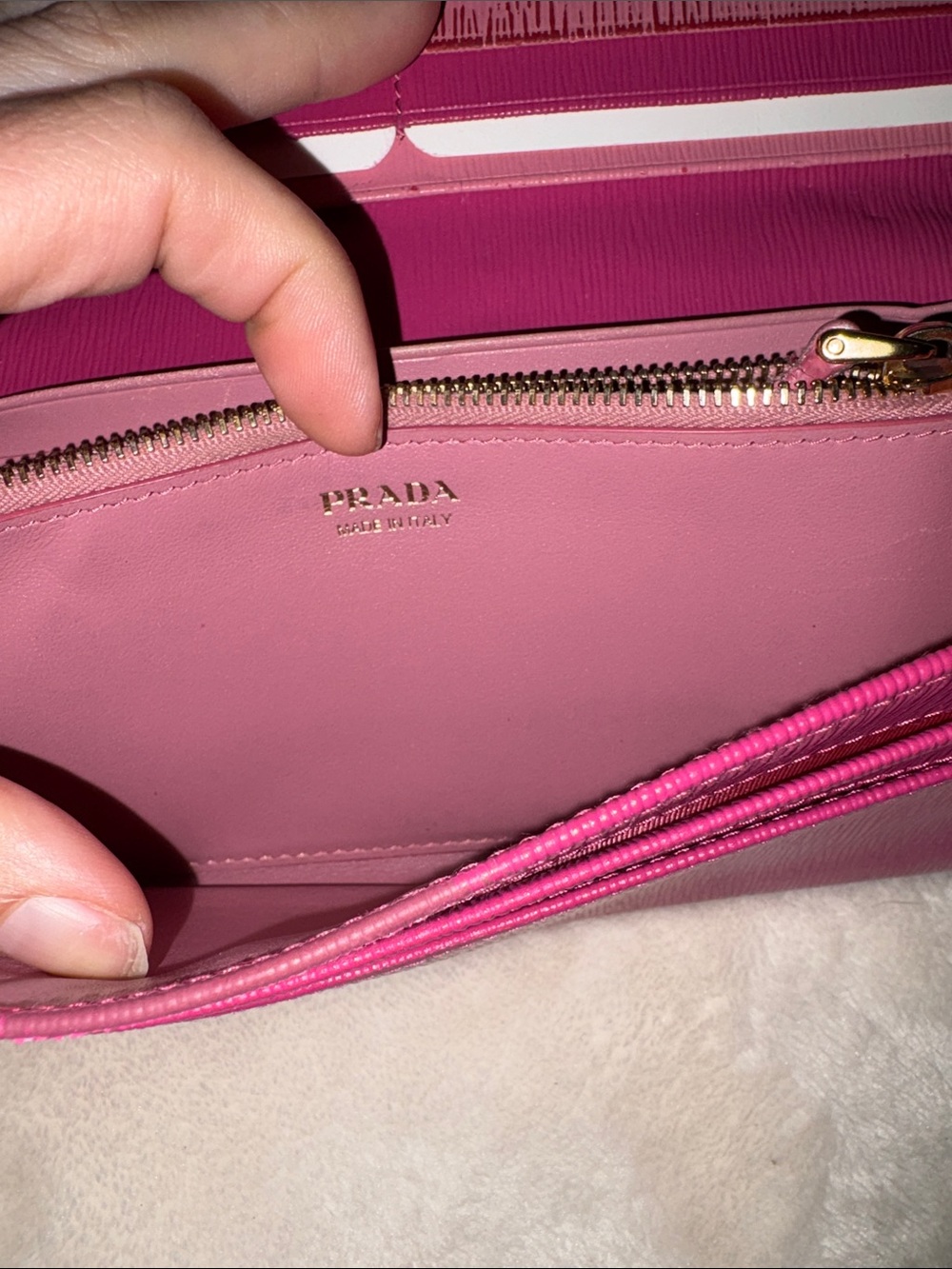 Prada Pink Leather wallet with COA and Chain insert. - Picture 4 of 9
